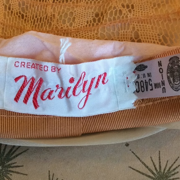 FINAL SALE PRICE Starburst/Clear Hatbox + 2 Vintage Hats - Picture 5 of 9